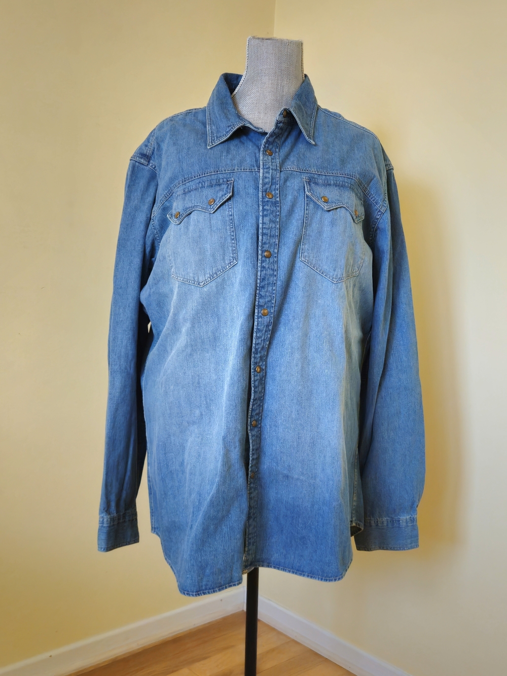 Eddie Bauer Men's Light Blue Denim Shirt With Snap Closures